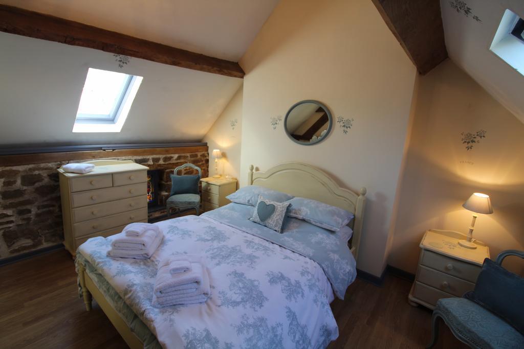 La Petite Jeusseliniere Villa Larchamp ภายนอก รูปภาพ
