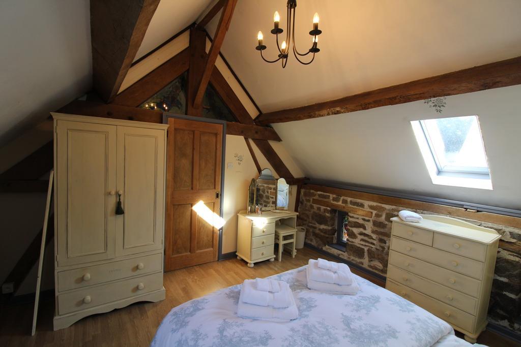 La Petite Jeusseliniere Villa Larchamp ภายนอก รูปภาพ